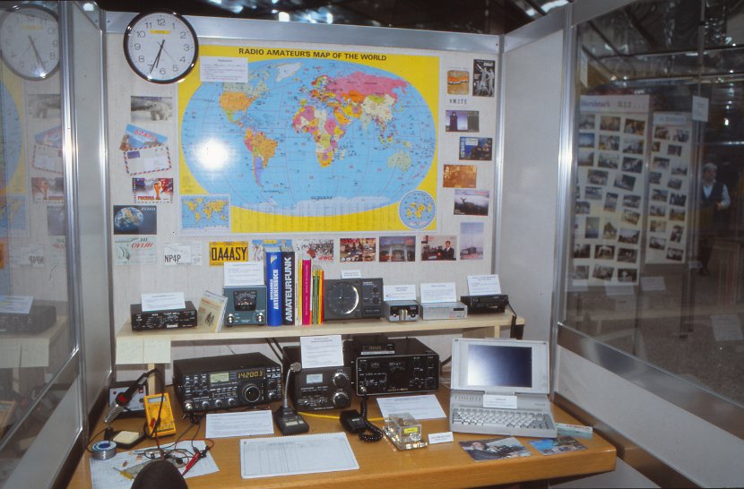 2001-05 Ausstellung Sparkasse HEB (1)